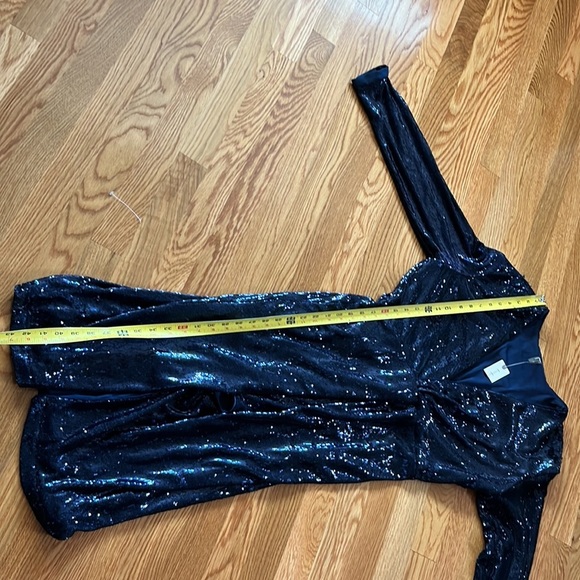 Anthropologie Twist-Front Sequin Dress Size 6 NWT - Picture 15 of 16